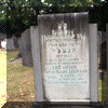Grafsteen Line Moses. Zij ligt tezamen met haar man Isaac Leeraar (1885) en zoon Alexander Leeraar (1910) begraven op de Joodse begraafplaats Moscowa te Arnhem.