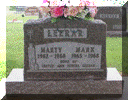 Grafsteen van de broers Marty Leerar (1962) en Mark leerar (1965).