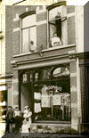 Winkel van Hartog en Rebecca, geopend op 07-12-1881 te Zutphen